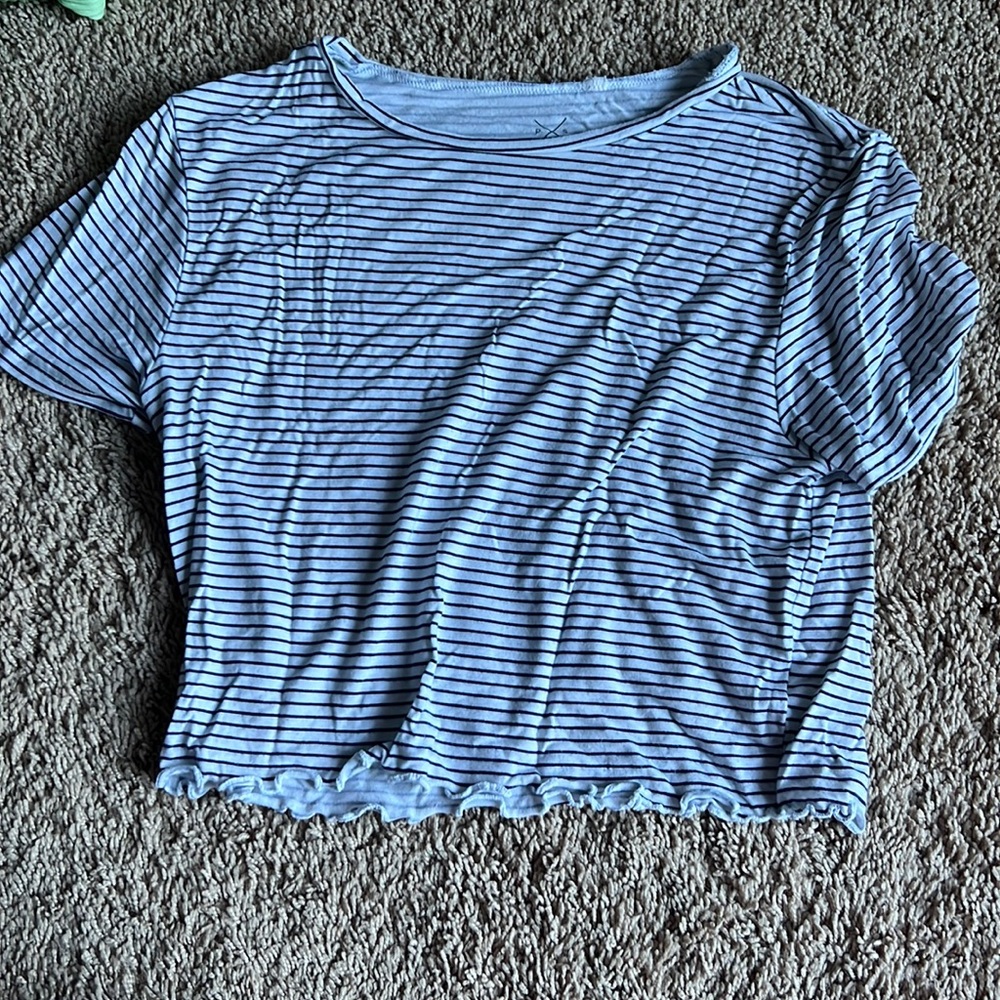 Pacsun crop top size M (runs small. Would fit someone who wears S/XS).